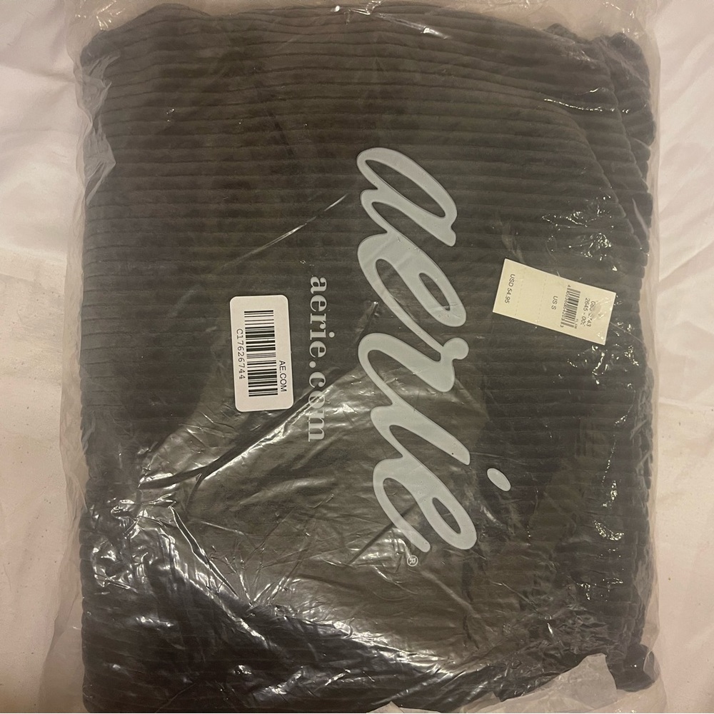 Aerie ribbed velour cropped hoodie small